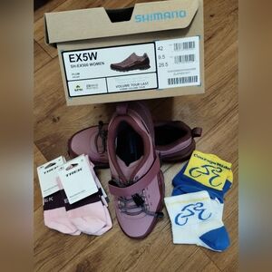 NWT Shimano EX5W Women's Cycling Shoes 9.5 Trek & AirEator Cycling Socks